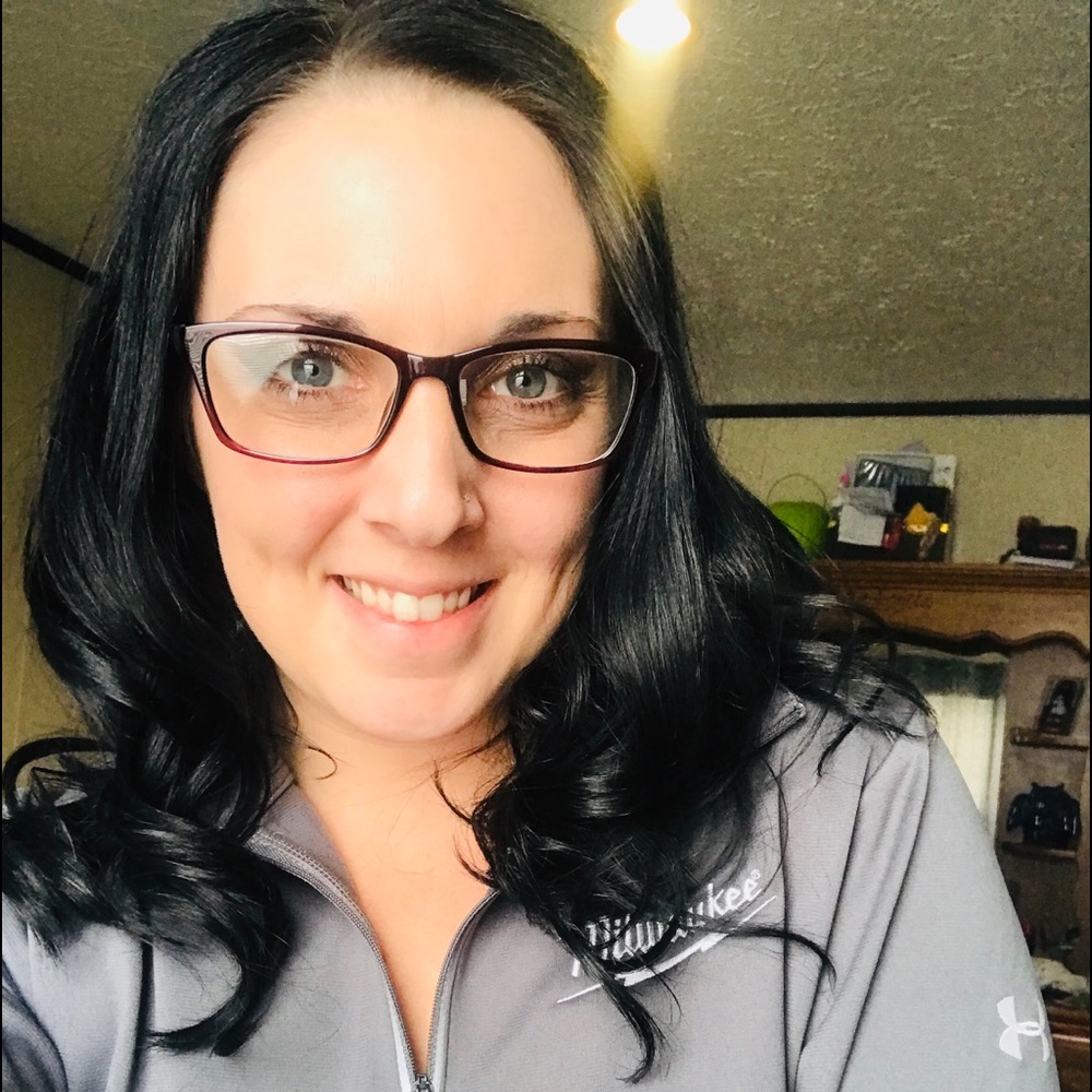 Meet your Posher, Alyssa